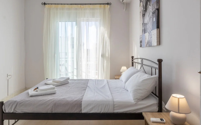 Comfy Central Square Gem with Terrace