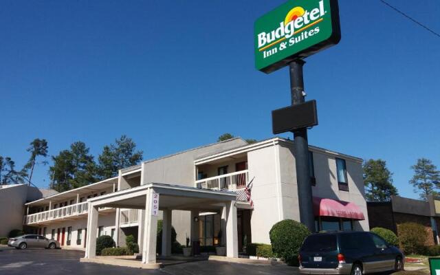 Budgetel Inn & Suites