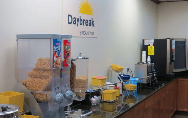 Days Inn by Wyndham Montgomery Near AUM