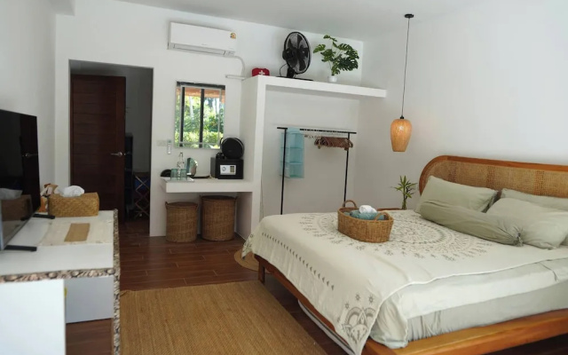 O3 Green 2b Garden Pool Villa and Unique Furniture