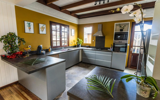 Magnifique villa avec cheminée au tevelave