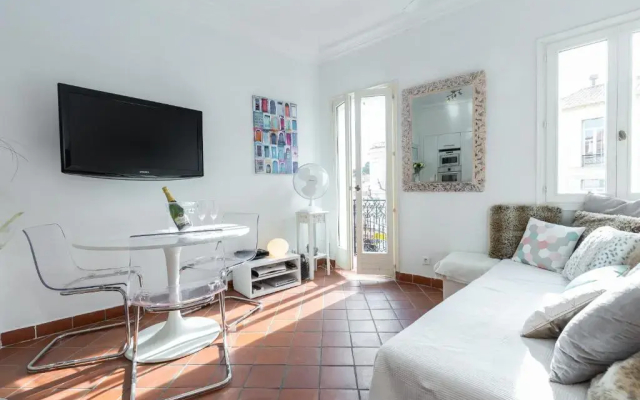 A lovely split level townhouse in the heart of Cannes next to the Marche Forville and the Palais 1749 - Apartment in 戛纳 - Photo 2