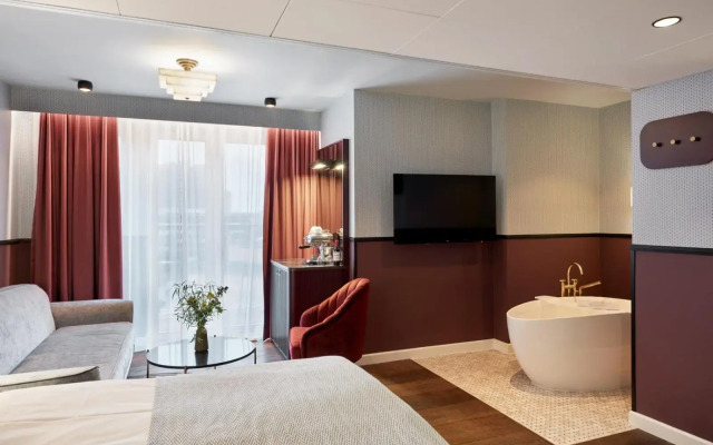 WIDE Hotel