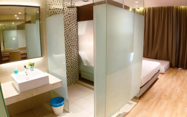 Greystone Haus at D' Majestic Place