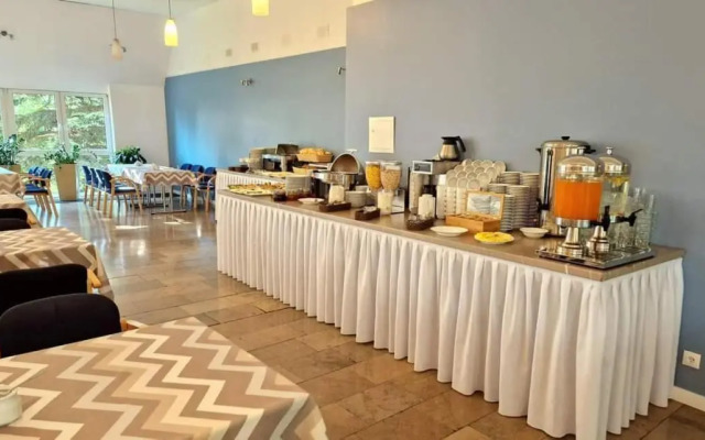 Centrum Szkoleniowo Rekreacyjne Hotel Karolinka