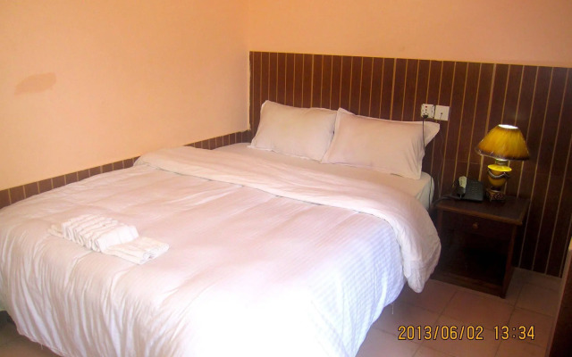 Hotel Half Moon