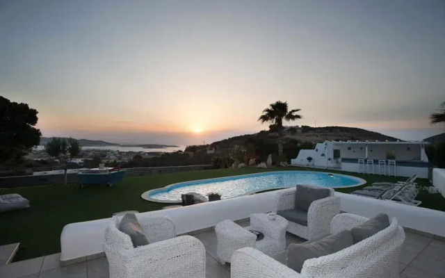Villa Splendida in Paros