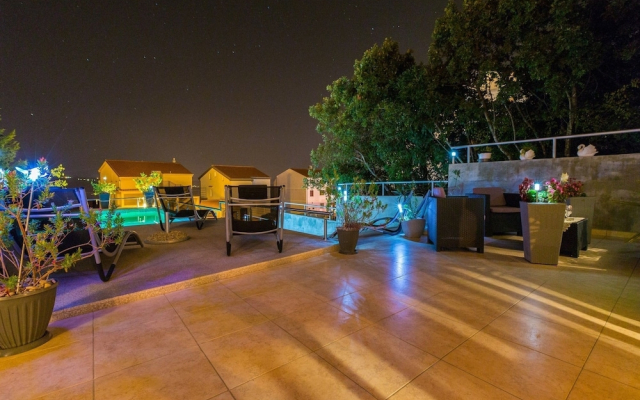 Vibrant Apartment in Crikvenica With Shared Pool