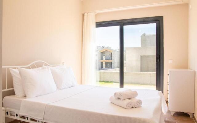 Charming Flat Near Sea With Shared Pool in Cesme