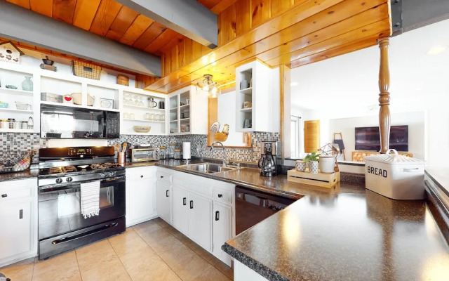 Big Bear Bungalow #643