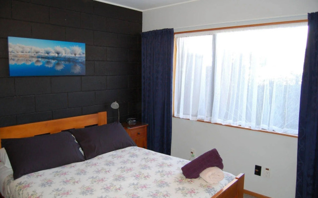 Queenstown Holiday Park & Motels Creeksyde