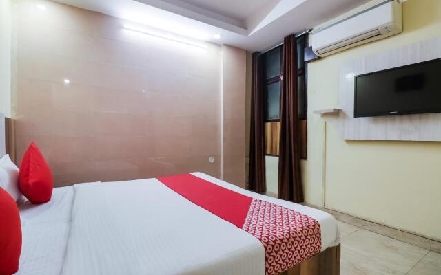 OYO 68039 Hotel Kavya