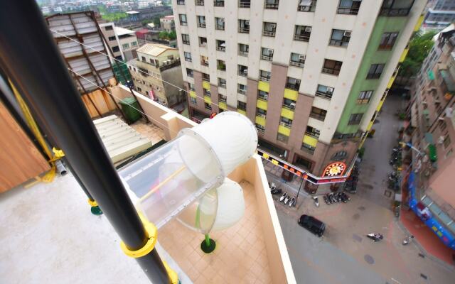 Ruocing Hot Spring Hotel