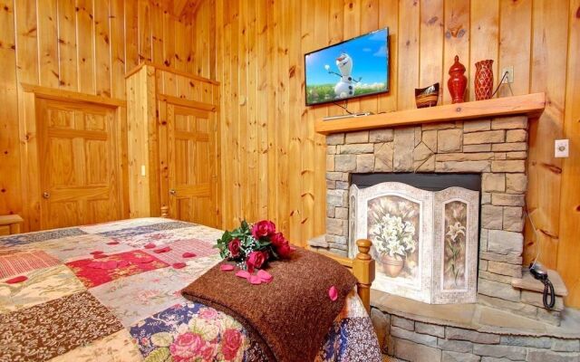 Whispering Winds 2 Bedrooms 2 Bathrooms Cabin