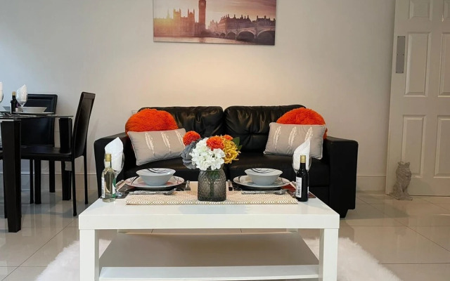 Clarendon Luxury Gated City Apartments