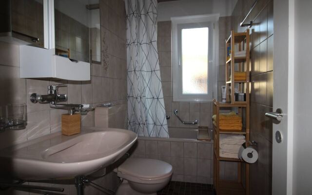 Casa Schilling- 2,5 Rooms With Balcony Near Hospital, University