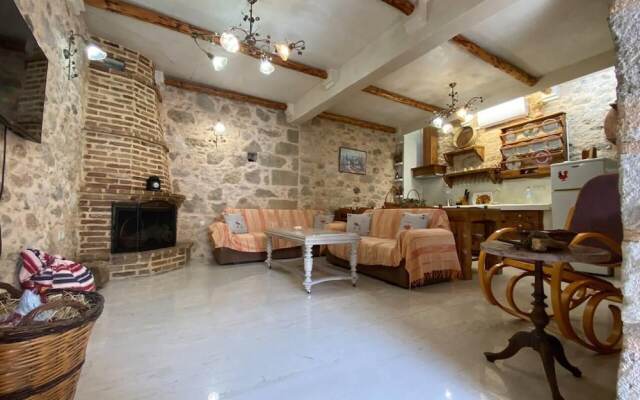 Stone House 3-bedroom 8 Persons