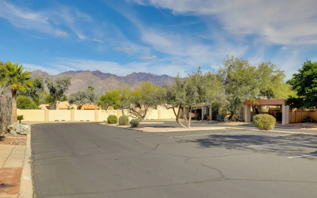 Sunny Tucson Townhome w/ Patio & Mountain Views!
