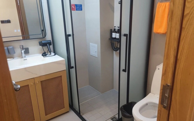 Tiger Leaping Half Way Guest House