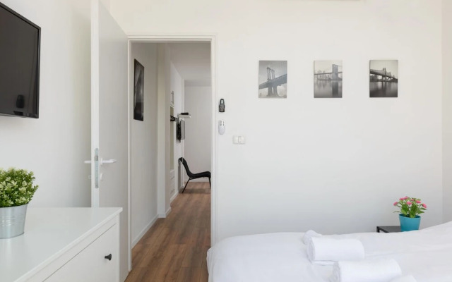 Herzel beach apartment
