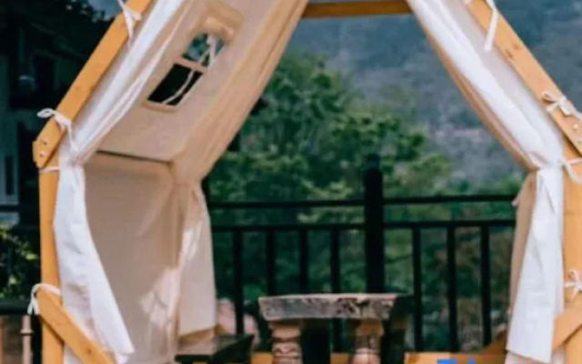 Xiang·Stay Homestay (Xingyi Wanfenglin Branch)