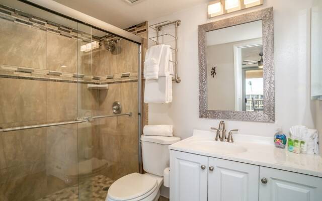 Maui Banyan H506 1 Bedroom Condo by RedAwning