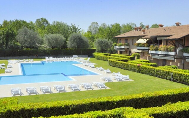 Snug Holiday Home in Lazise With Heating, Near Lake Garda