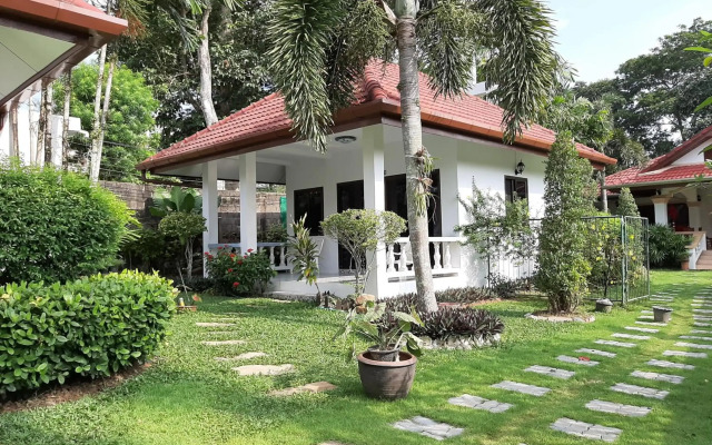 Smile House & Pool