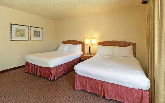 Golden Sails Hotel