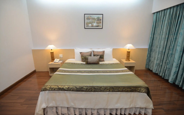 Charoen Hotel