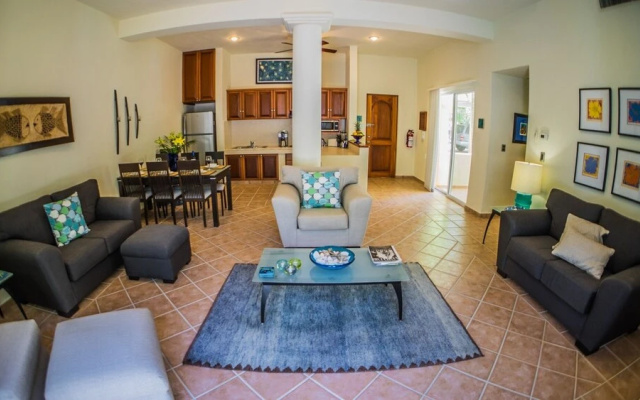 Romanina 1 Condo in the Heart of Playa del Carmen by RedAwning