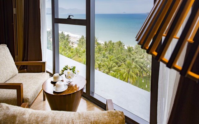 Starcity Hotel & Condotel Beachfront Nha Trang