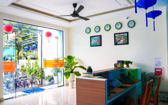 Grand Holiday Villa
