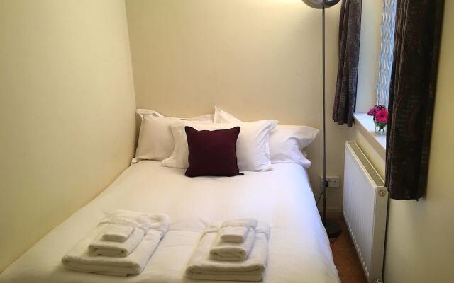 Beautiful 1BR Camden Town Basement Flat