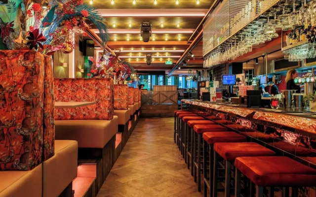 Manzo's Suites