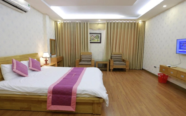 Tan Long Lakeside 1 Hotel & Apartment