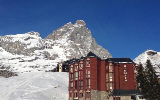 Aura Apartment - Ski In & Ski Out - Cerviniaholidays-com
