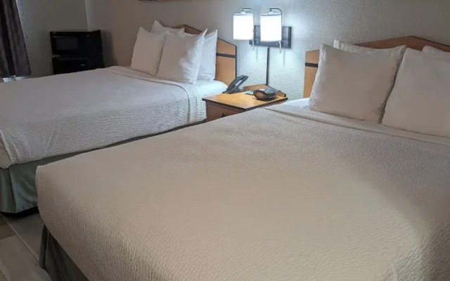Days Inn & Suites Castle Rock
