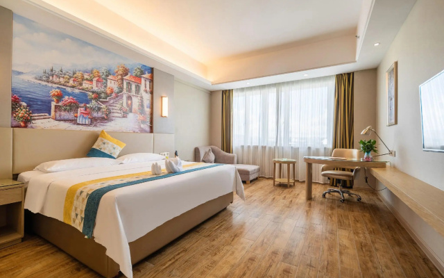 Vienna International Hotel (Sanya High-speed Railway Station)