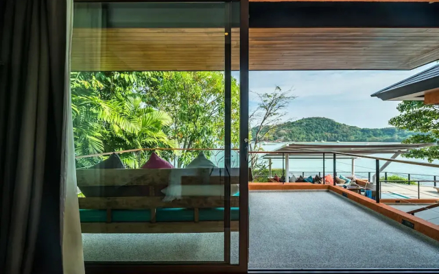 Nam Bo villa by Lofty