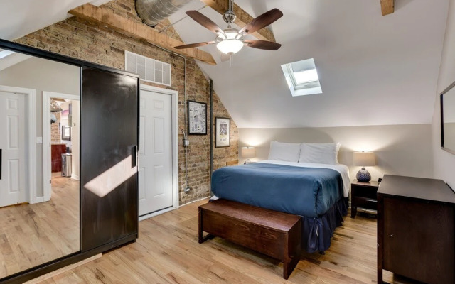 Bright & Lofty Bucktown 1BR by AllSet Turnover