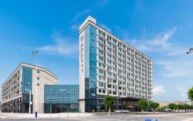 MEH00D LESTlE Hotel（Guangzhou Huadu Rongchuang Cultural Tourism City Baiyun International Airport ）