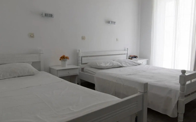 Armadoros Hotel Ios Backpackers