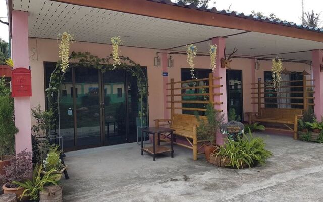 Baan Yaychoey Kiriwong