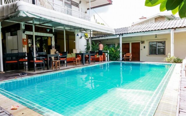 Nida Rooms Phra Sing Soi 2 Bazaar