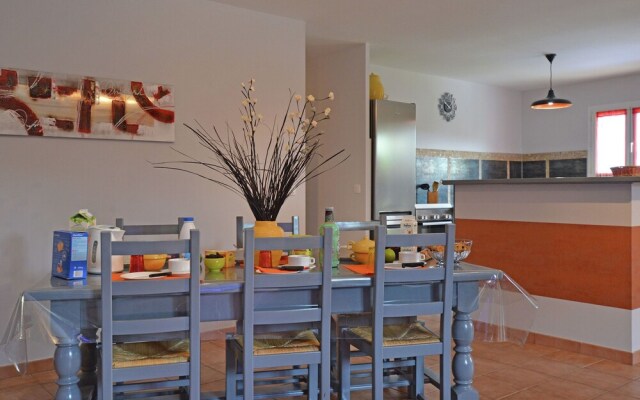 Cozy Villa in Saint-Victor-de-Malcap with Swimming Pool