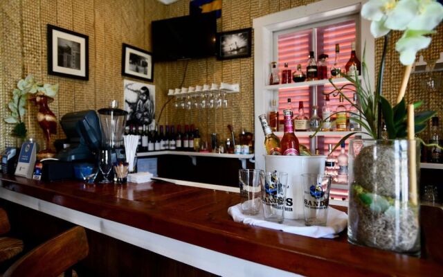 The Sandpiper Inn & Cottages