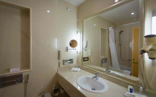 Hotel Holiday Inn Radhwa