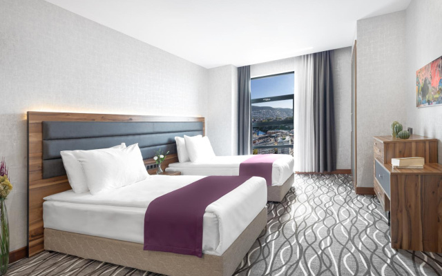 Lilium Hotel & Suites