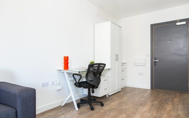 Bright And Modern Studio In Central Liverpool